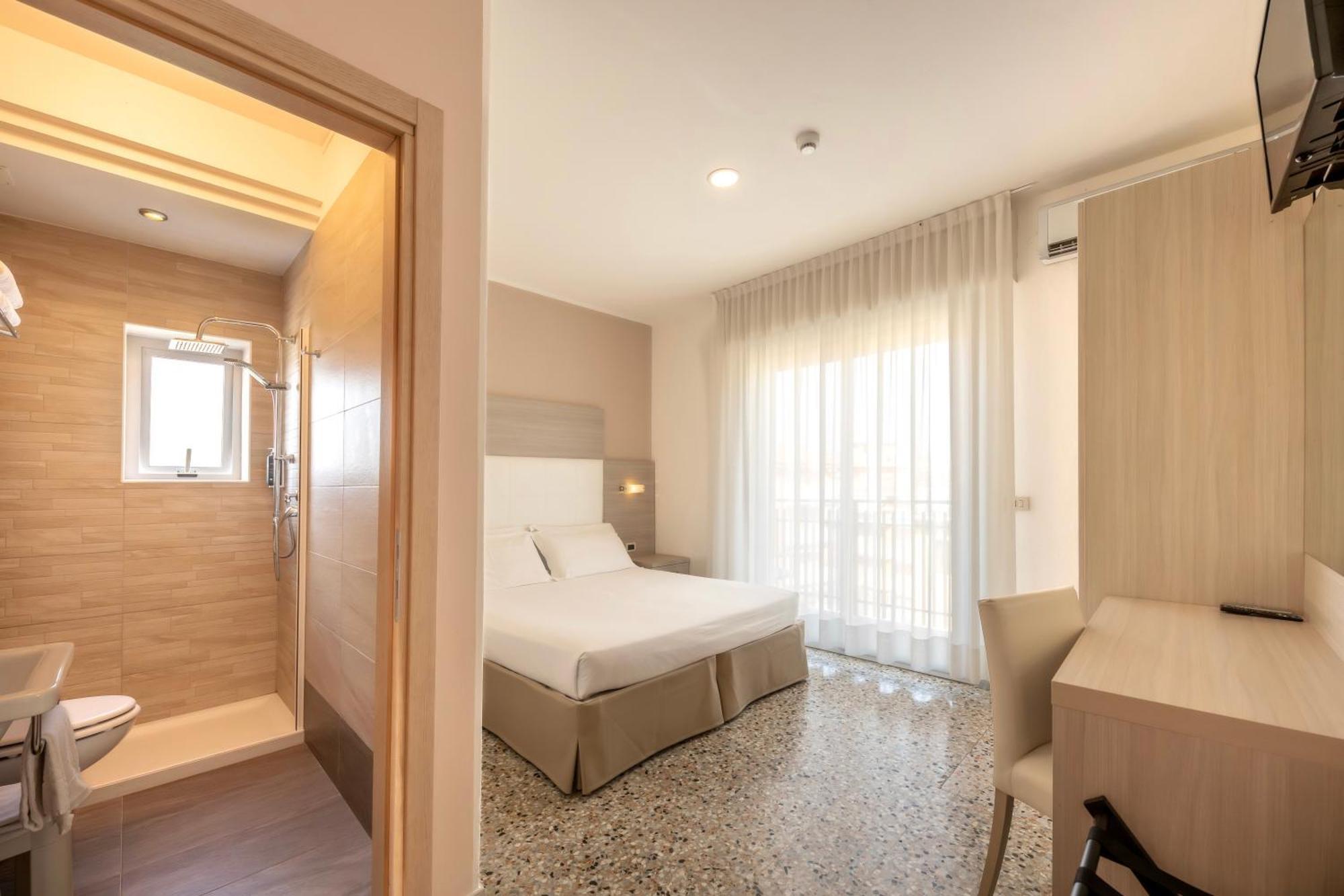 Hotel Atenea Golden Star Каорле Экстерьер фото
